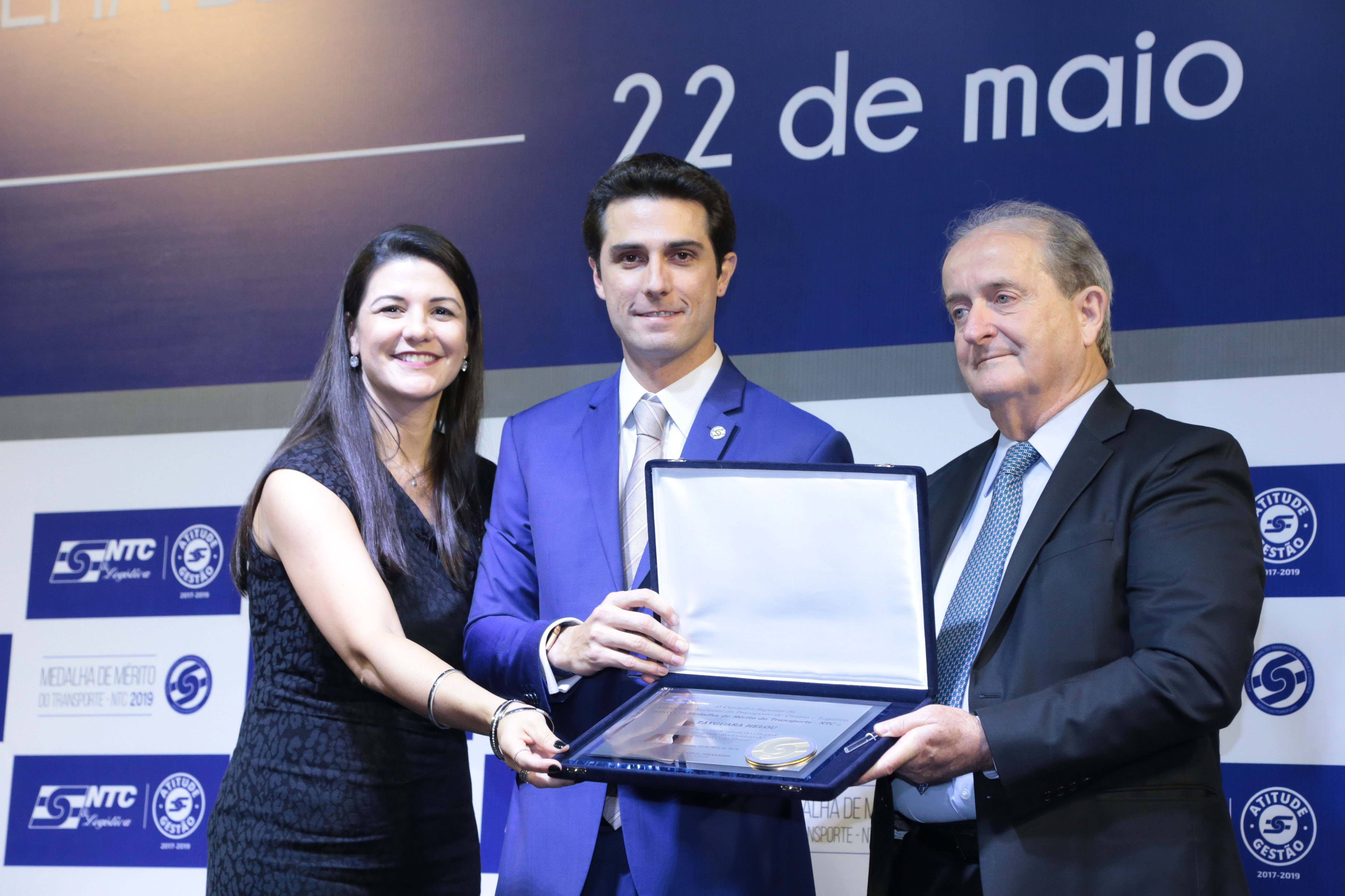 Tayguara Helou recebe Medalha de Mérito do Transporte