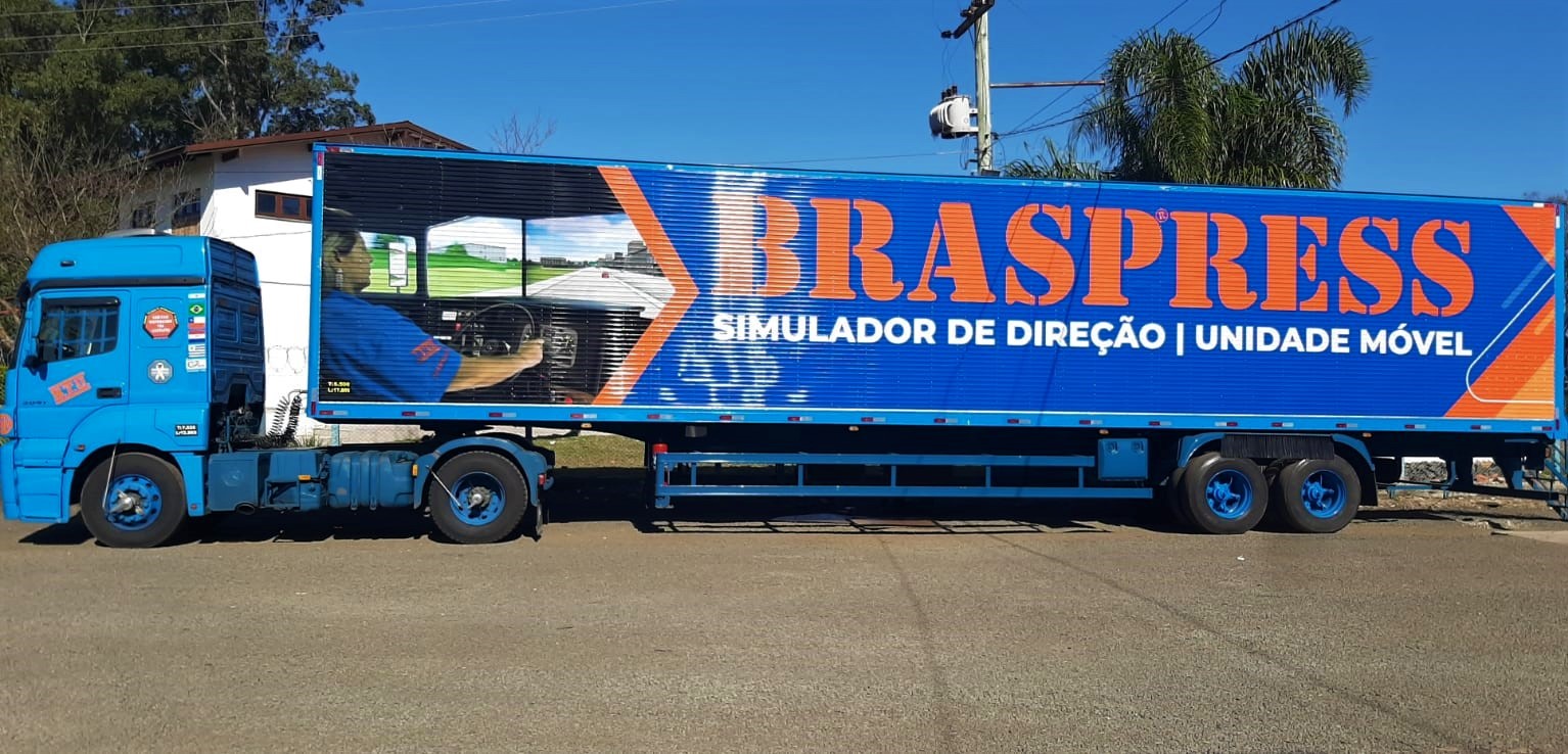 Braspress inaugura unidade móvel do  simulador de direção