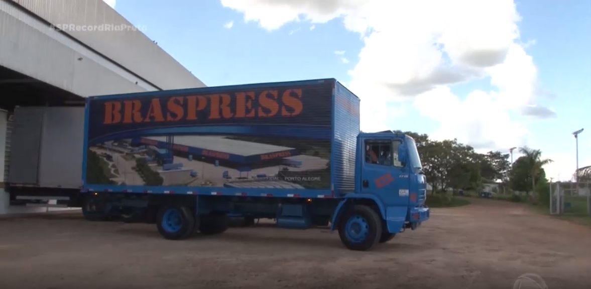 Braspress transporta doações e participa de reportagens da TV Record